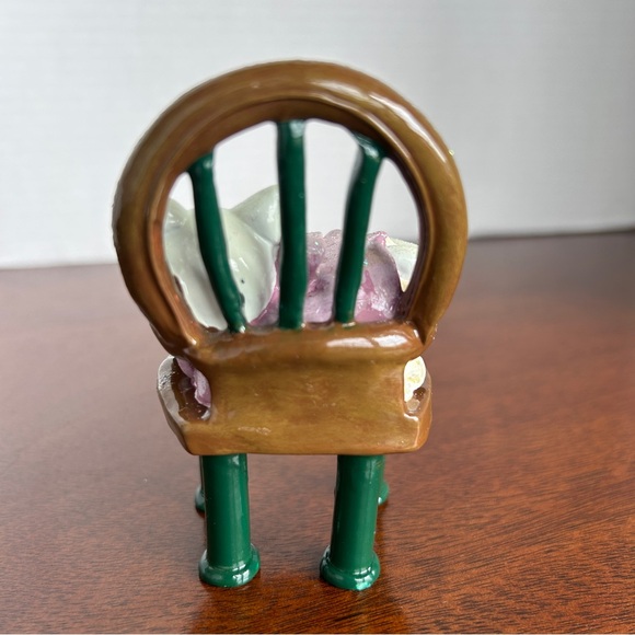 White Kitten Curled in Chair Donna Little Kitt'in Littles Enesco Figurine 1998 - Picture 5 of 9